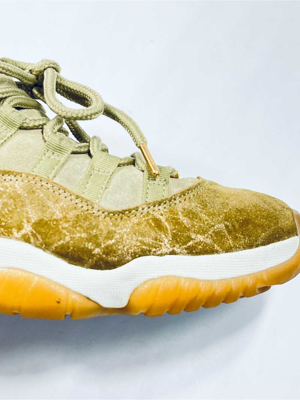 Nike Air Jordan 11 Retro AR0715-200 Olive Gold Tan LUX Women’s 8.5Sneakers AJ13 - Picture 6 of 15